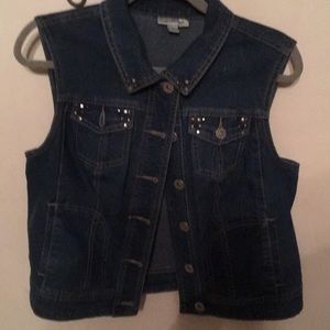 Sleeveless denim jacket size L Dress Barn